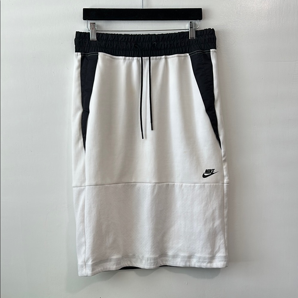 Nike Women’s Athletic Skirt with Pockets